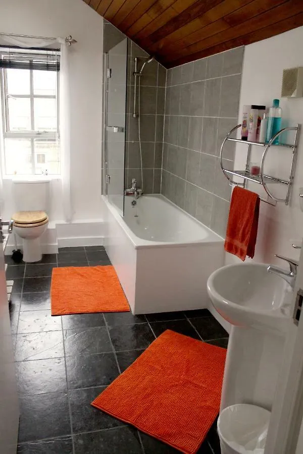Holiday home Hidden Treasure Set Within A 1900'S Pumping Station Villa London