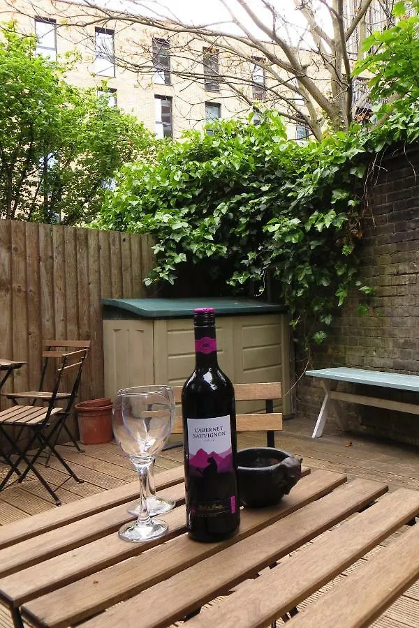 Holiday home Hidden Treasure Set Within A 1900'S Pumping Station Villa London