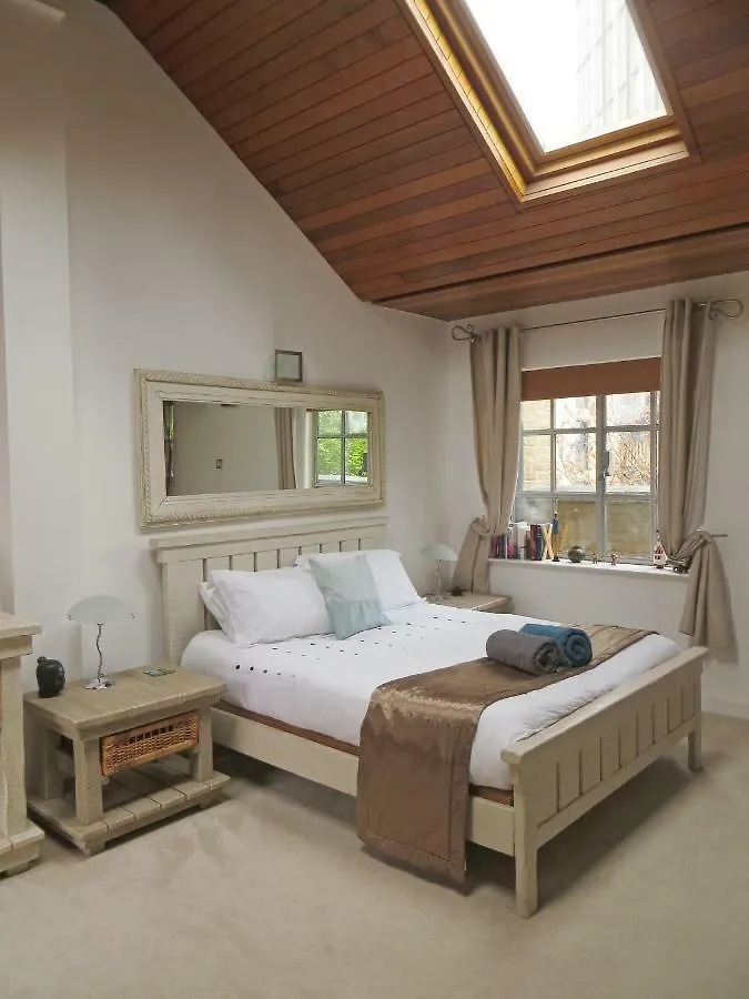 Hidden Treasure Set Within A 1900'S Pumping Station Villa Londen