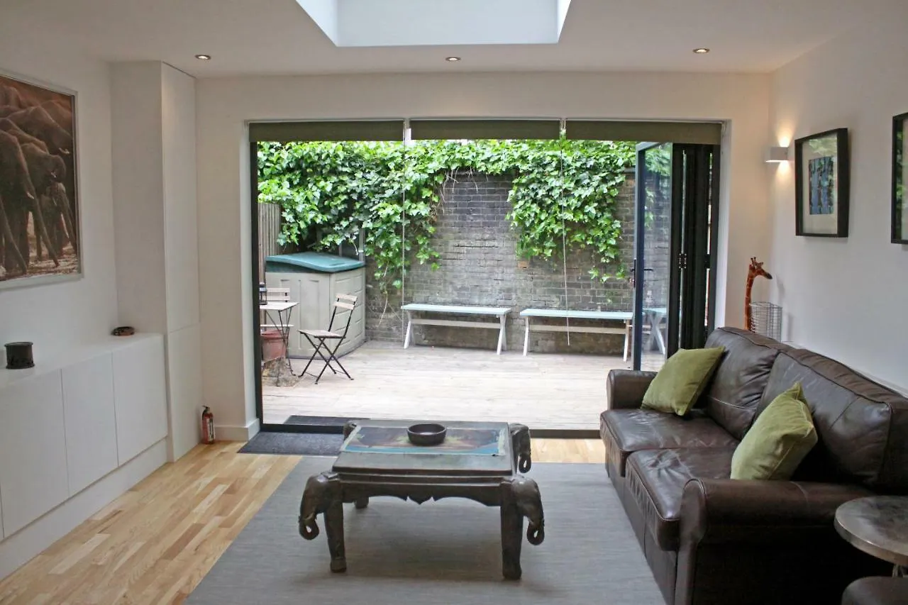 Hidden Treasure Set Within A 1900'S Pumping Station Villa Londen Vakantiehuis